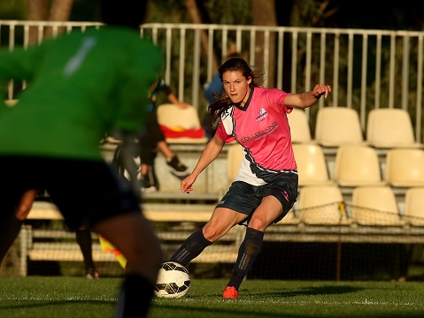 SILVERWATER, AUSTRALIA - JULY 19:  Match action during the Round 15 PS4 NSW NPL Women's 1 match between University of Sydney FC and Illawarra Stingrays at Wilson Park on 19 July, 2015 at Silverwater, Australia.  (Photo by Jeremy Ng/FAME Photography for Football NSW)