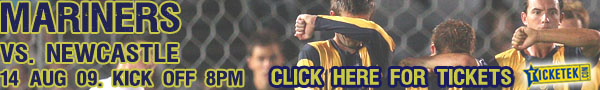 GOSFORD, AUSTRALIA - MARCH 11:  Shin Hyungmin of the Steelers attempts a shot at goal during the AFC Champions League Group H match between the Central Coast Mariners and the Pohang Steelers at Blue Tongue Stadium on March 11, 2009 in Gosford, Australia.  (Photo by Cameron Spencer/Getty Images) *** Local Caption *** Shin Hyungmin