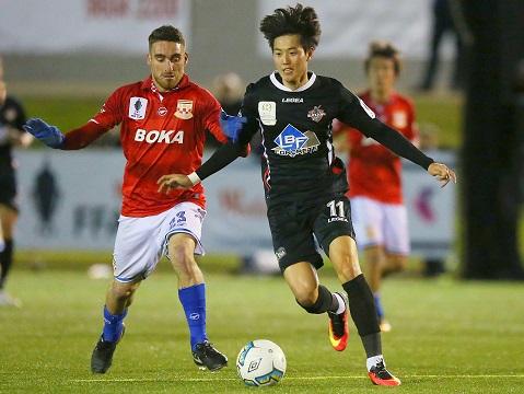 SYDNEY, AUSTRALIA - JULY 27: Danny Seung-Joo Choi of Blacktown in action during the FFA Cup round of 32 match between Blacktown City and Sydney United 58 FC at Lilly's Football Centre on July 27, 2016 in Sydney, Australia.  (Photo by Mark Nolan/Getty Images)