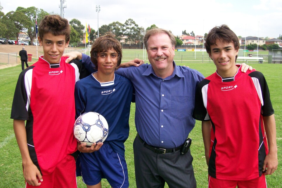 Peter_Turnbull__cente__with_Wesly_Shaw__far_right_in_red___Zenton_Cook__blue__and_Ben_Simpson__Red_left