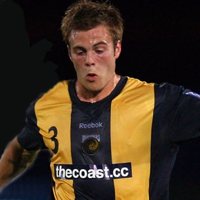 GOSFORD, AUSTRALIA - MARCH 11: Shane Huke of the Mariners kicks ahead during the AFC Champions League Group H match between the Central Coast Mariners and the Pohang Steelers at Blue Tongue Stadium on March 11, 2009 in Gosford, Australia.  (Photo by Cameron Spencer/Getty Images) *** Local Caption *** Shane Huke